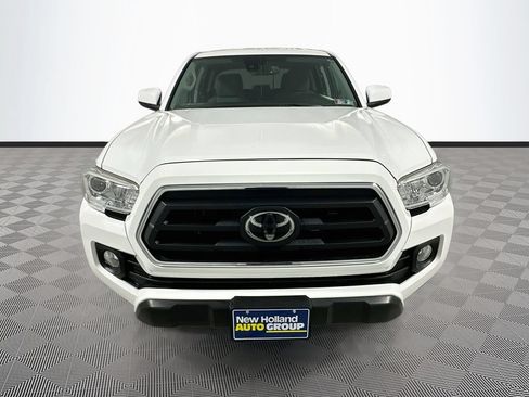 Certified 2020 Toyota Tacoma SR5 AWD/4WD image 2