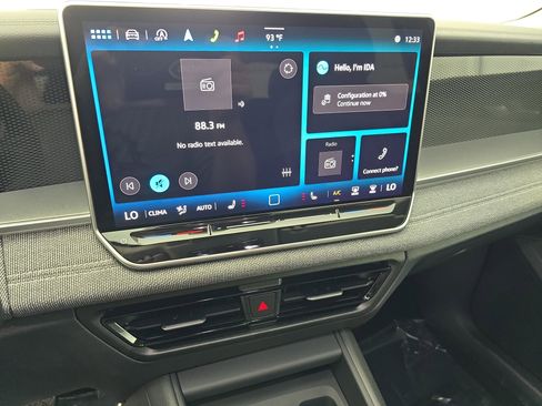 Used 2025 Volkswagen Tiguan S image 19