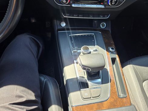 Used 2019 Audi Q5 2.0T Premium Plus w/ Premium Plus Package image 16