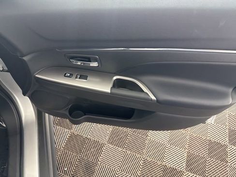 Used 2025 Mitsubishi Outlander Sport ES image 24