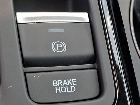 Used 2025 Honda Pilot EX-L image 25