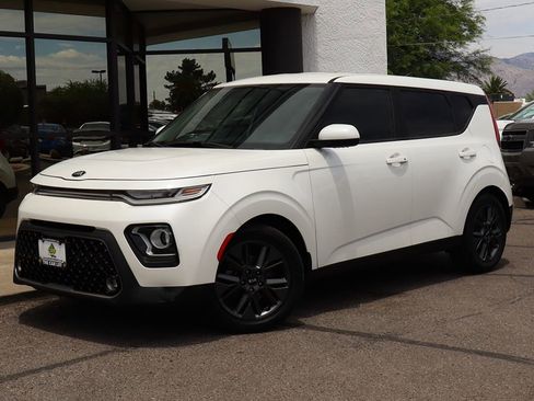 Used 2020 Kia Soul EX FWD image 2