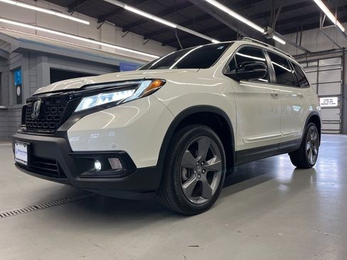 Used 2019 Honda Passport Touring image 3