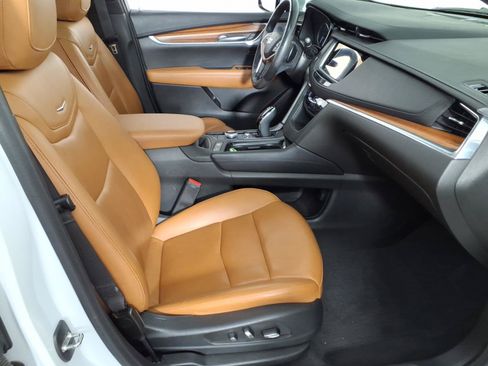 Certified 2024 Cadillac XT5 Premium Luxury FWD image 8
