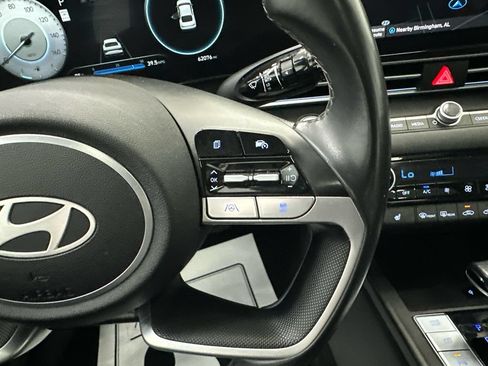 Used 2024 Hyundai Elantra Limited FWD image 26