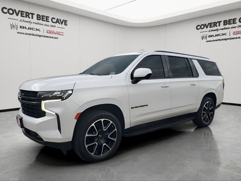 Used 2023 Chevrolet Suburban RST image 3