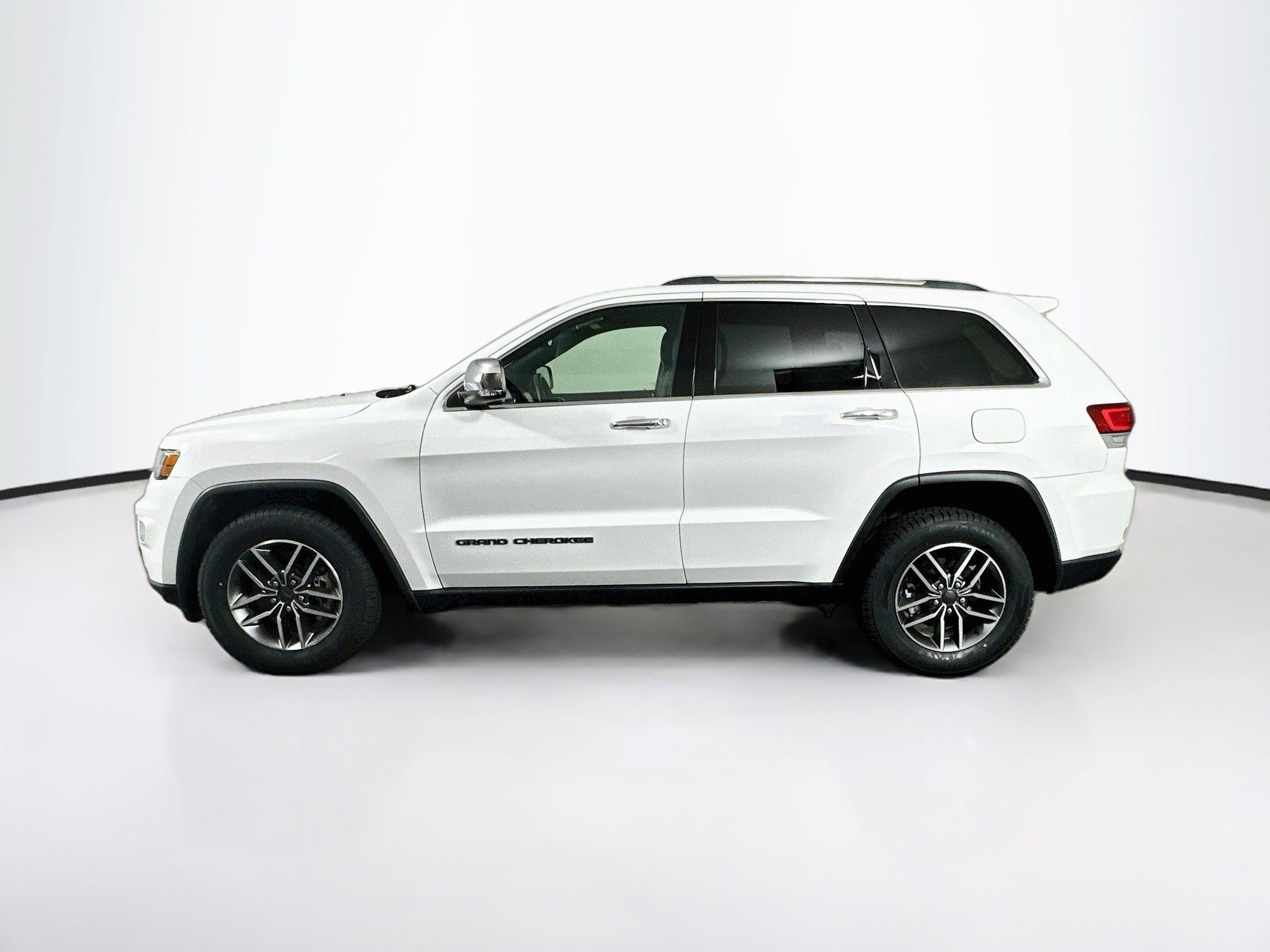 Used 2021 Jeep Grand Cherokee Limited AWD/4WD image 4