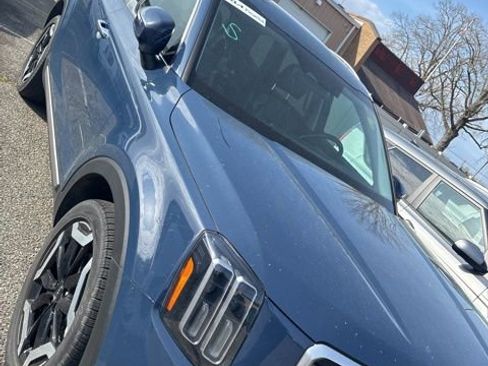 Used 2023 Kia Telluride S w/ S Sunroof Package image 3