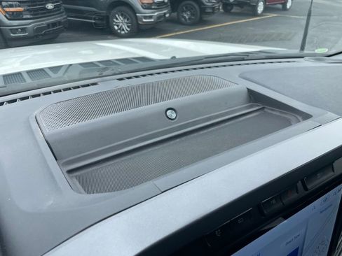 Used 2022 Ford F150 Lariat w/ Equipment Group 502A High image 56