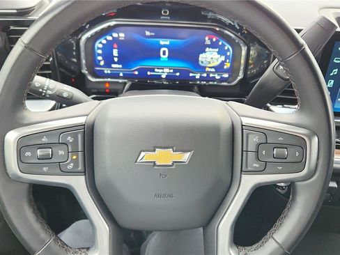 Used 2025 Chevrolet Silverado 2500 LT w/ Convenience Package image 19