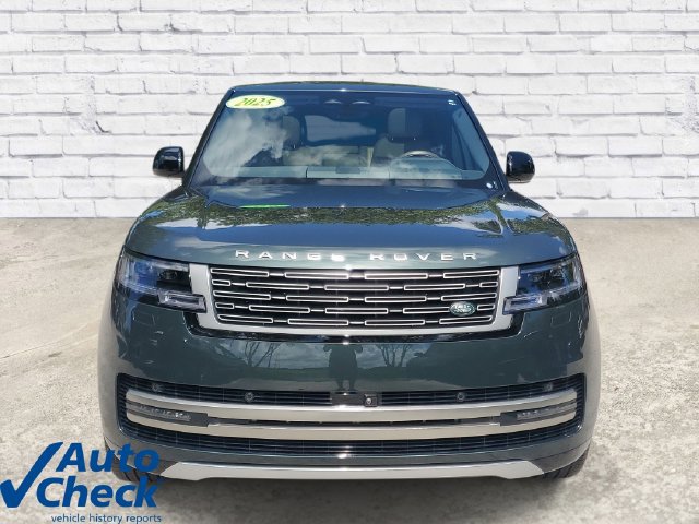 Used 2025 Land Rover Range Rover SE AWD/4WD image 6