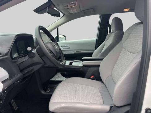 Certified 2026 Toyota Sienna LE AWD/4WD image 20