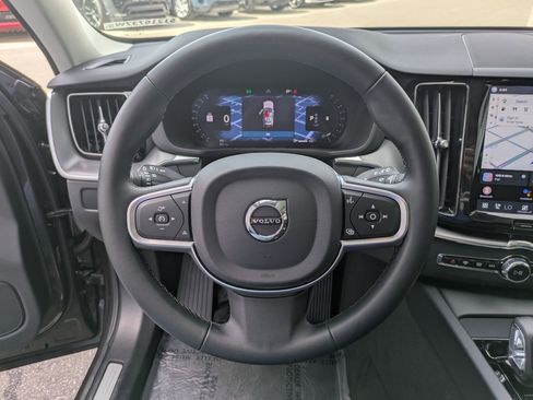 Used 2025 Volvo XC60 B5 Core AWD/4WD image 16