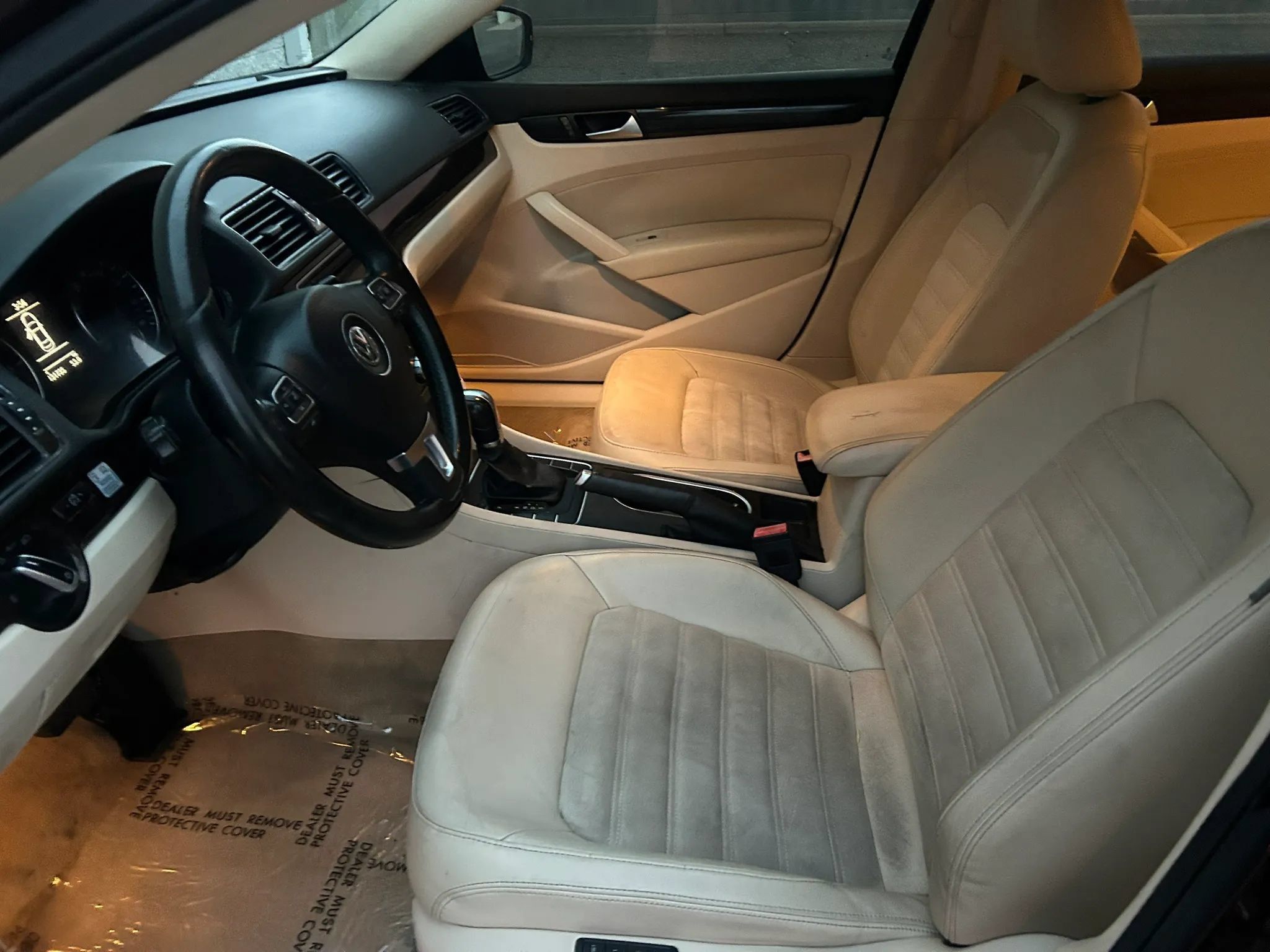 Used 2014 Volkswagen Passat TDI SEL Premium FWD image 9