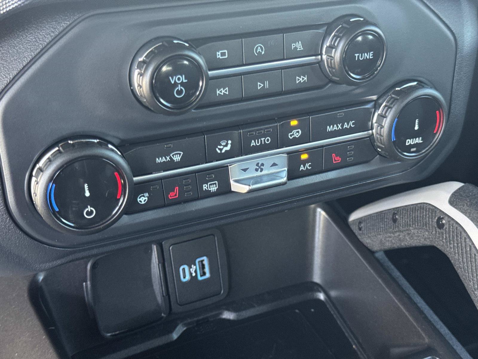 Used 2022 Ford Bronco Outer Banks AWD/4WD image 14