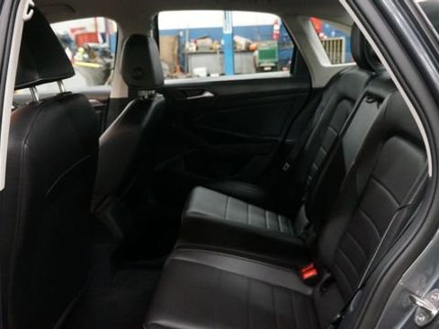 Certified 2023 Volkswagen Jetta SE image 32