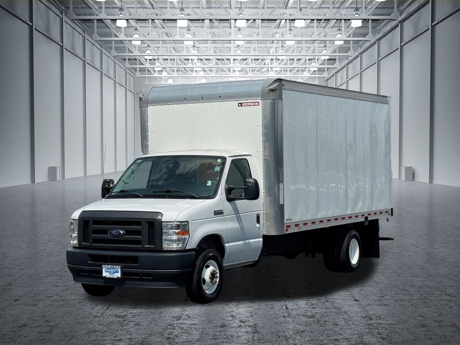 Used 2023 Ford E-450 and Econoline 450 Super Duty w/ Power Windows & Locks Group RWD image 6