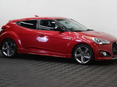 Used 2013 Hyundai Veloster Turbo FWD image 3