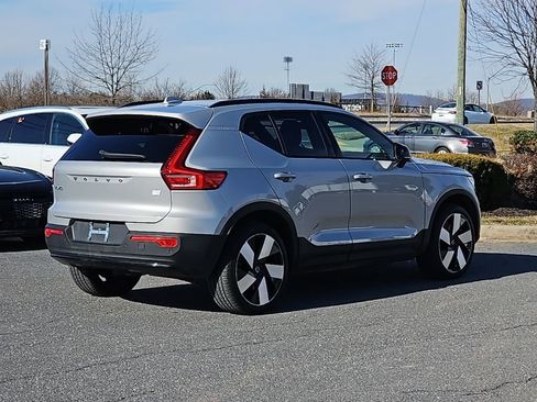 Used 2023 Volvo XC40 Recharge Ultimate image 11