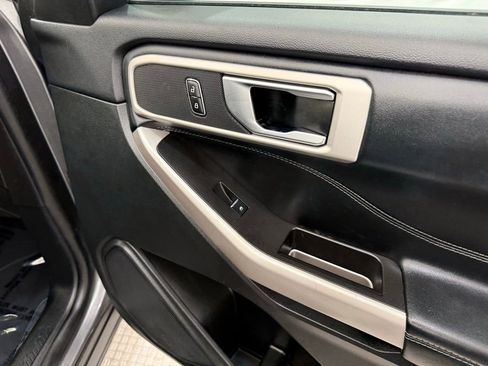 Used 2023 Ford Explorer XLT w/ Equipment Group 202A image 23