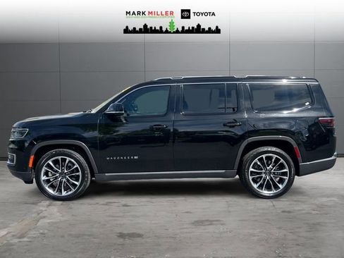 Used 2022 Jeep Wagoneer Series III w/ Premium Group I image 2