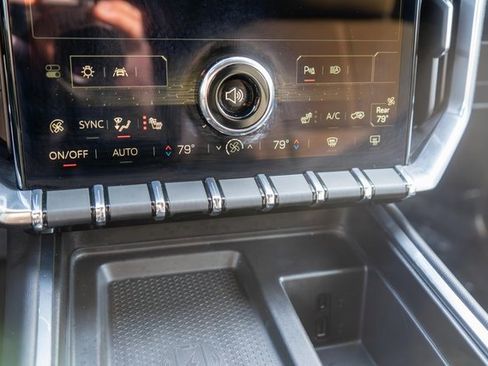 Used 2025 GMC Acadia Elevation w/ LPO, Floor Liner Package image 31