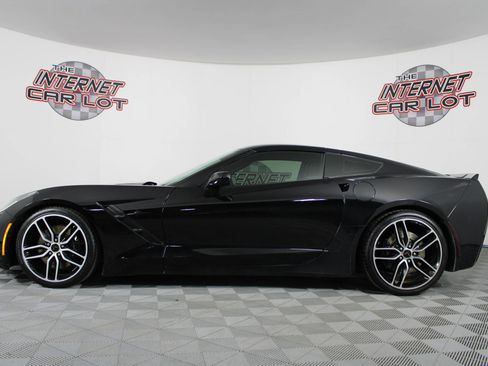 Used 2017 Chevrolet Corvette Stingray Coupe w/ Carbon Flash Badge Package image 4