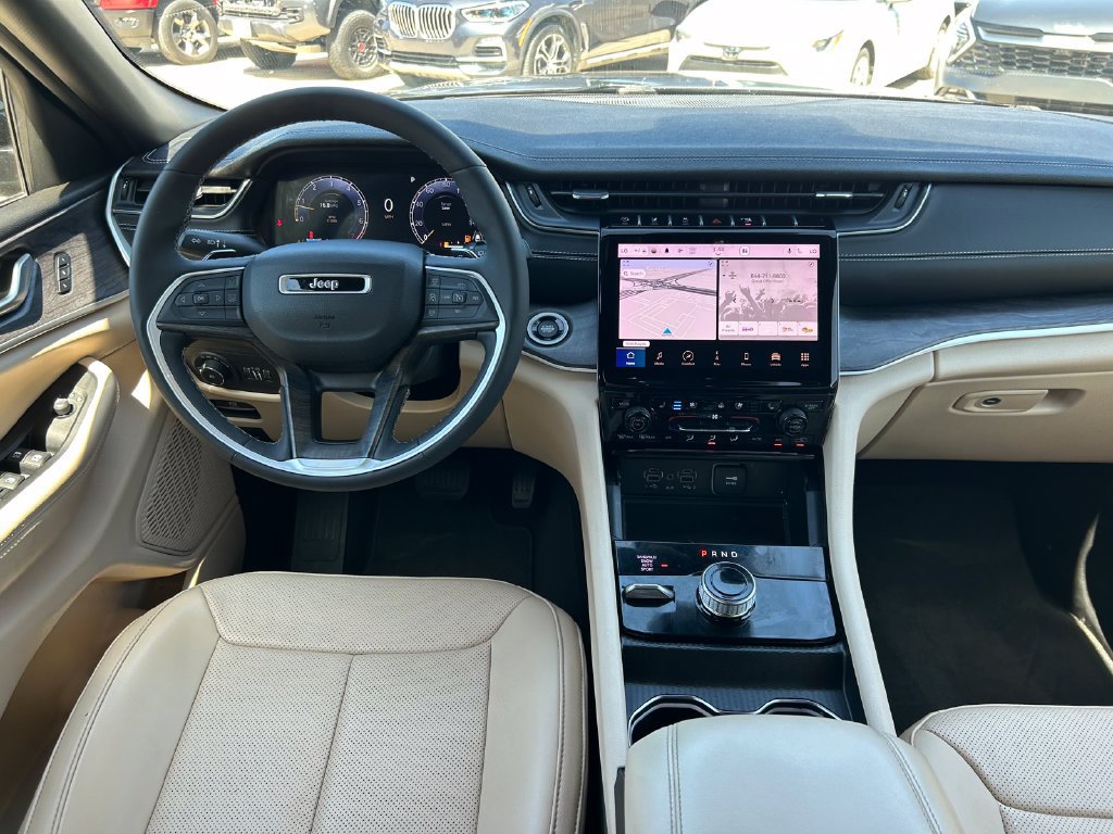 Used 2023 Jeep Grand Cherokee L Limited w/ Luxury Tech Group II AWD/4WD image 20