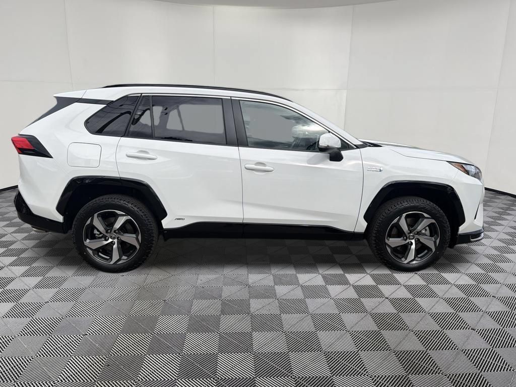 Used 2023 Toyota RAV4 SE w/ Weather & Moonroof Package AWD/4WD image 9