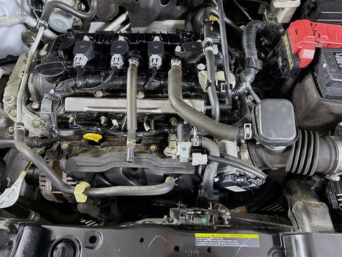 Used 2019 Nissan Kicks S image 30