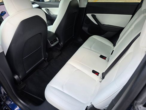 Used 2021 Tesla Model Y Long Range image 31