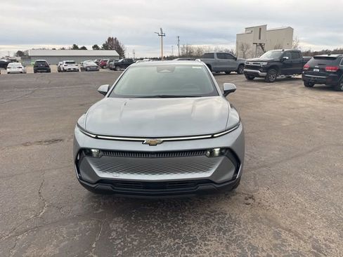 New 2026 Chevrolet Equinox EV LT FWD image 8