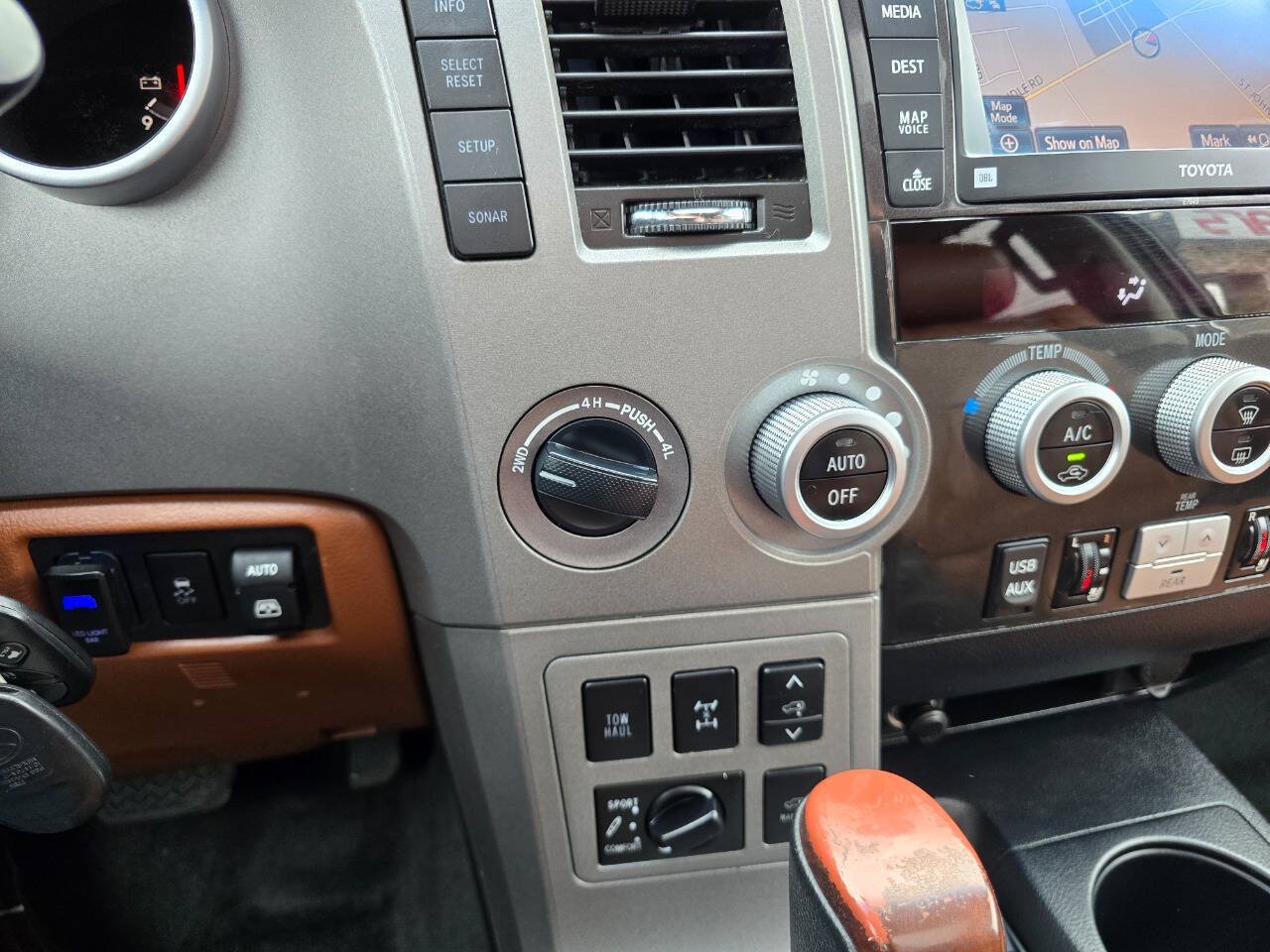 Used 2013 Toyota Sequoia Platinum AWD/4WD image 17