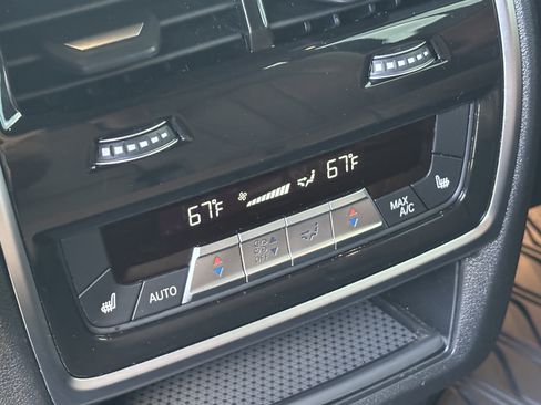 Used 2025 BMW X7 M60i AWD/4WD image 34