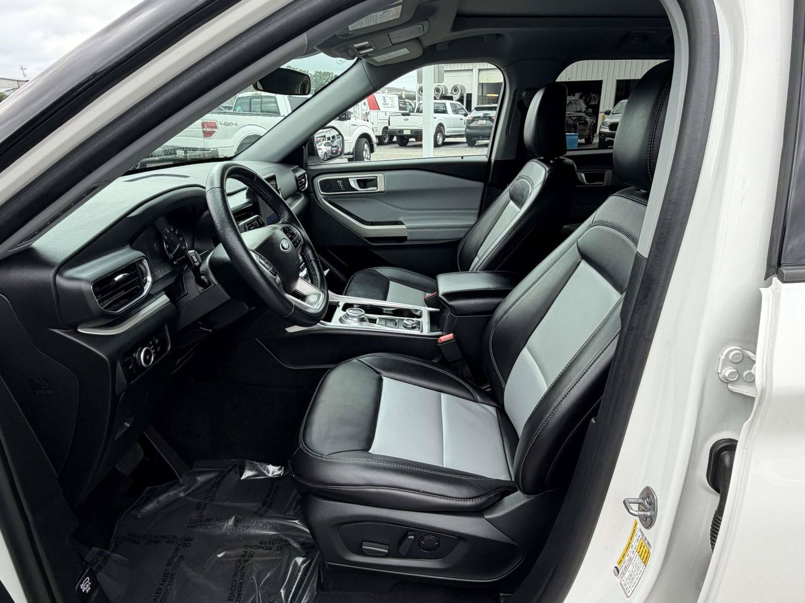 Certified 2023 Ford Explorer XLT w/ Equipment Group 202A AWD/4WD image 22