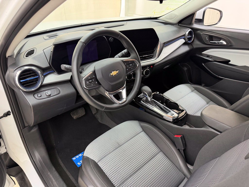 Used 2026 Chevrolet Trax LT w/ Driver Confidence Package FWD image 20