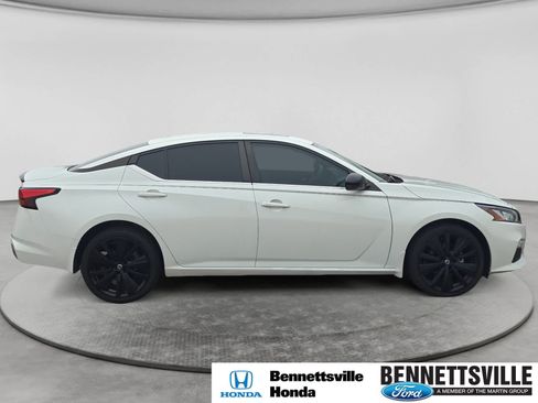 Used 2021 Nissan Altima 2.5 SR w/ SR Premium Package AWD/4WD image 4