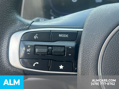 Used 2025 Kia Sportage LX FWD image 28