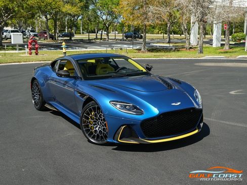 Used 2023 Aston Martin DBS Coupe RWD image 79