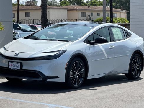 Certified 2024 Toyota Prius XLE FWD image 10