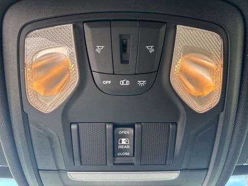 Used 2020 RAM 1500 Big Horn AWD/4WD image 48