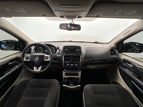 Used 2014 Dodge Grand Caravan American Value Package w/ UConnect Hands-Free Group image 9