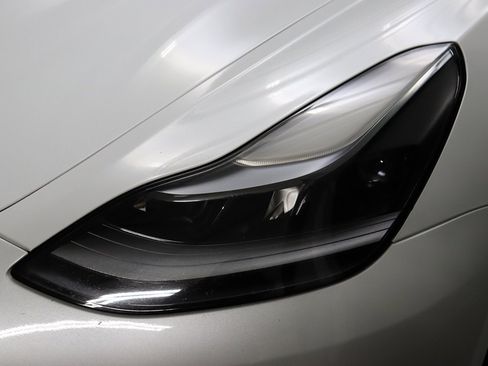 Used 2023 Tesla Model 3 Standard Range RWD image 5