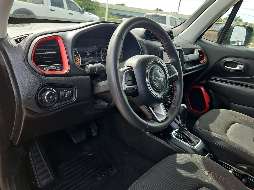 Used 2023 Jeep Renegade Trailhawk AWD/4WD image 18