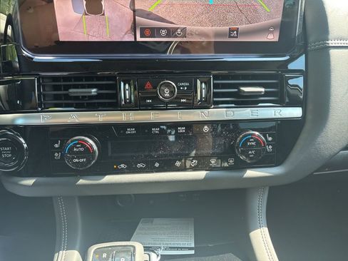 New 2026 Nissan Pathfinder Platinum AWD/4WD image 13