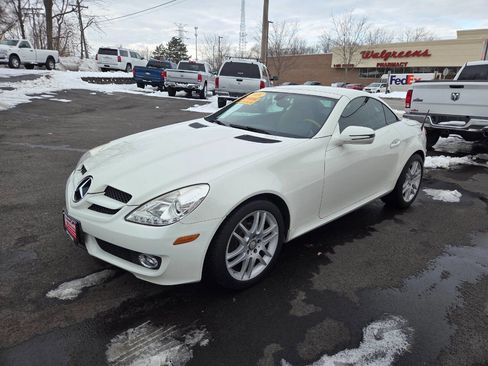Used 2009 Mercedes-Benz SLK 300 image 3