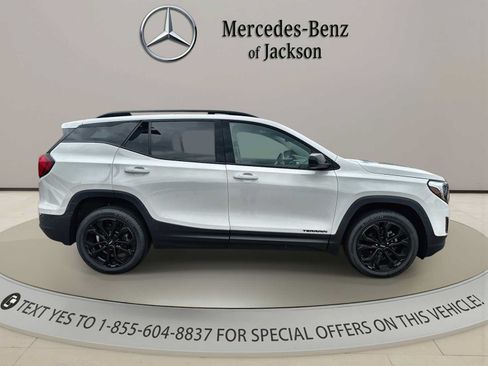 Used 2021 GMC Terrain SLE w/ Driver Convenience Package AWD/4WD image 9