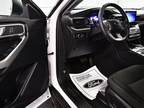 Used 2024 Ford Explorer XLT w/ Class IV Trailer Tow Package image 16