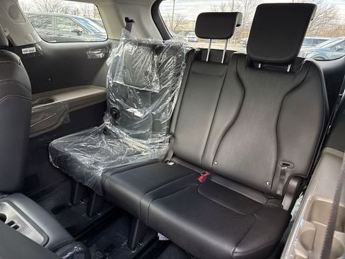 New 2026 Kia Carnival FWD image 22