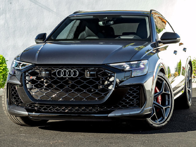 Used 2026 Audi RS Q8 performance AWD/4WD image 1